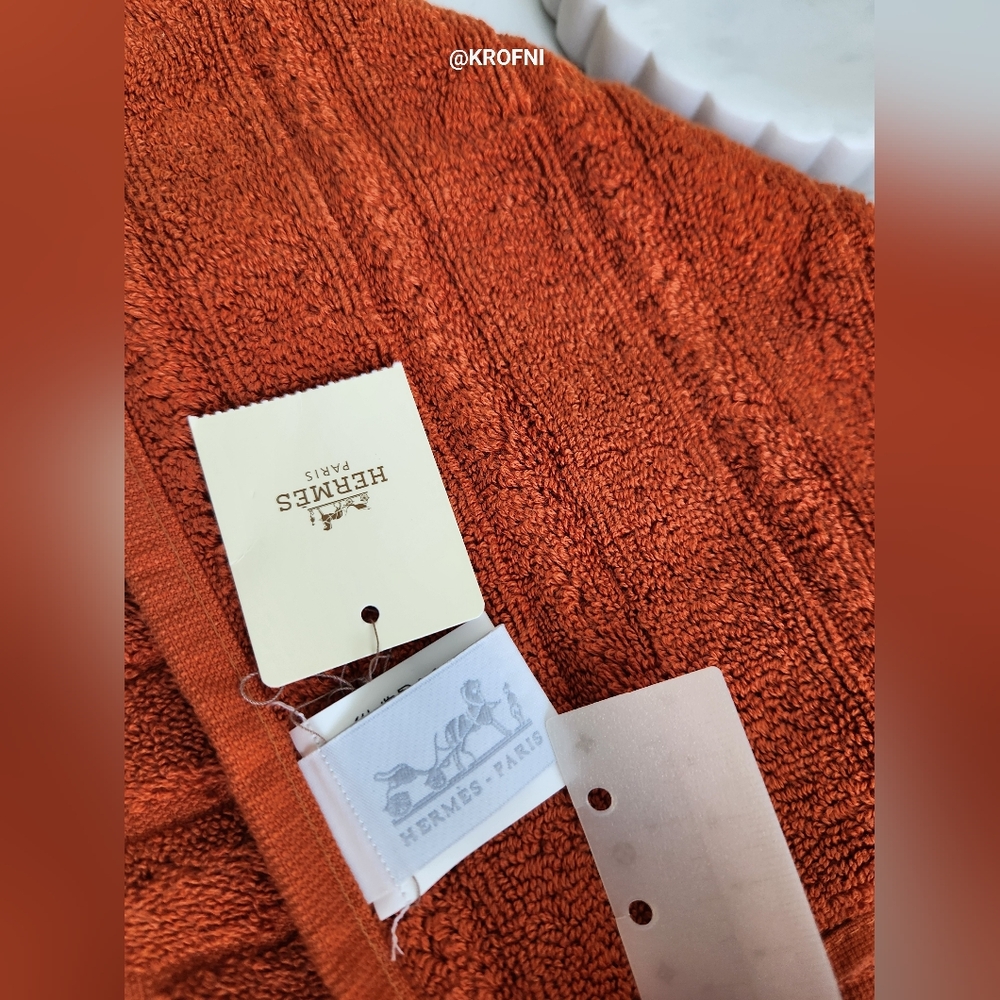 Hermes Labyrinthe Orange Cotton Towel - Picture 3 of 4